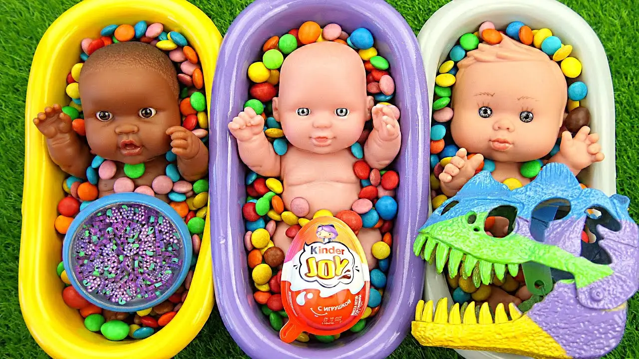 3 Minutes Mixing Candy Funny Make Up in Three Bathtubs with M&M's Slime & Satisfying Cutting ASMR